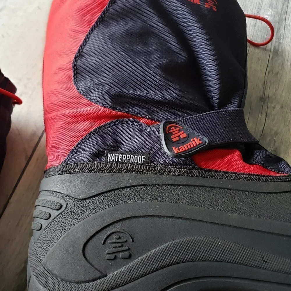 Kamik red and black waterproof snow boots after ski boots - Size 6 Youth